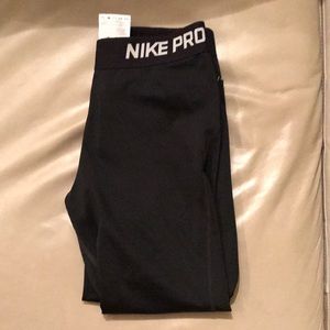 Nike Pro capris